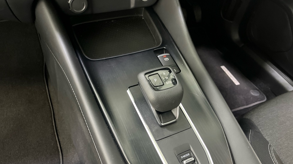 Nissan Qashqai 1.3 DiG-T MH 158 N-Connecta 5dr Xtronic Petrol Hatchback - Image 13