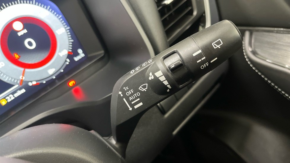 Nissan Qashqai 1.3 DiG-T MH 158 N-Connecta 5dr Xtronic Petrol Hatchback - Image 29