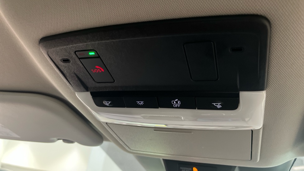 Nissan Qashqai 1.3 DiG-T MH 158 N-Connecta 5dr Xtronic Petrol Hatchback - Image 48