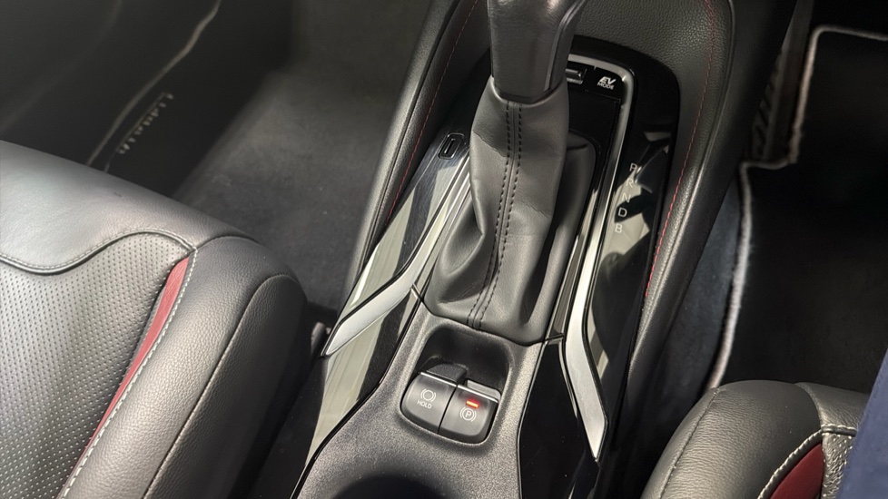 Toyota Corolla 1.8 VVT-i Hybrid Excel 5dr CVT Hybrid Hatchback - Image 13