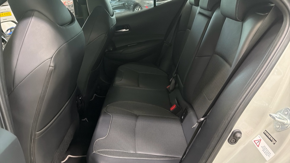 Toyota Corolla 1.8 VVT-i Hybrid Excel 5dr CVT Hybrid Hatchback - Image 16