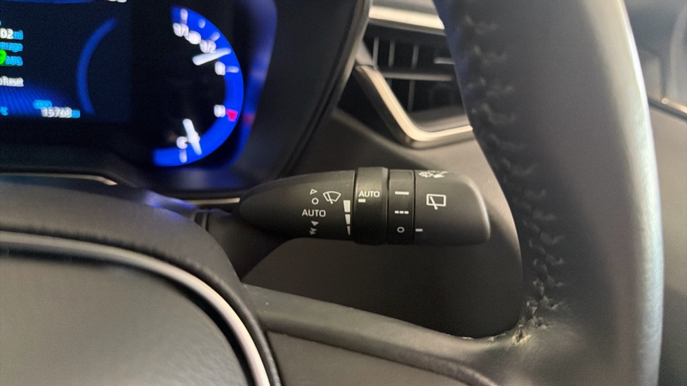 Toyota Corolla 1.8 VVT-i Hybrid Excel 5dr CVT Hybrid Hatchback - Image 38
