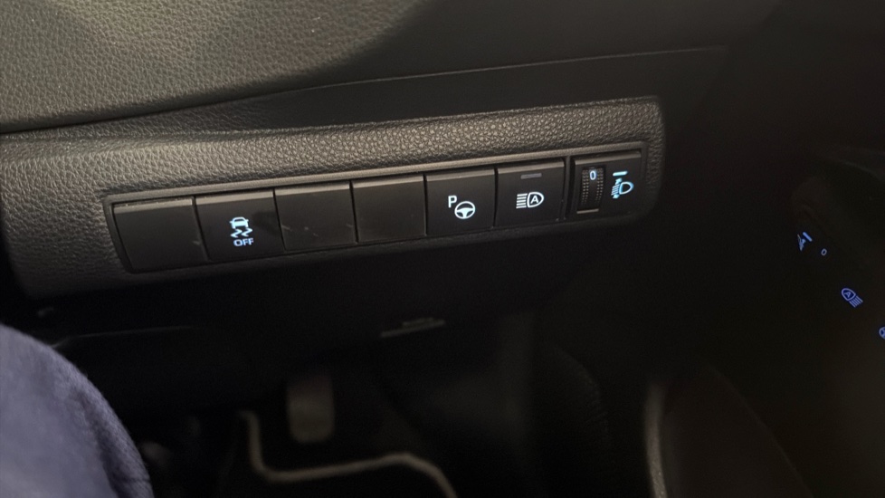 Toyota Corolla 1.8 VVT-i Hybrid Excel 5dr CVT Hybrid Hatchback - Image 40
