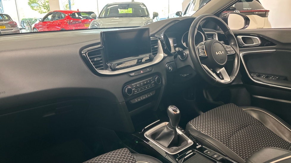 Kia Xceed 1.5T GDi ISG 3 5dr Petrol Hatchback - Image 9