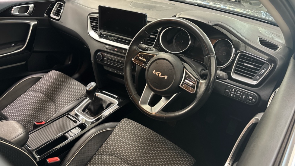 Kia Xceed 1.5T GDi ISG 3 5dr Petrol Hatchback - Image 11