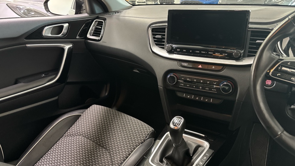 Kia Xceed 1.5T GDi ISG 3 5dr Petrol Hatchback - Image 14