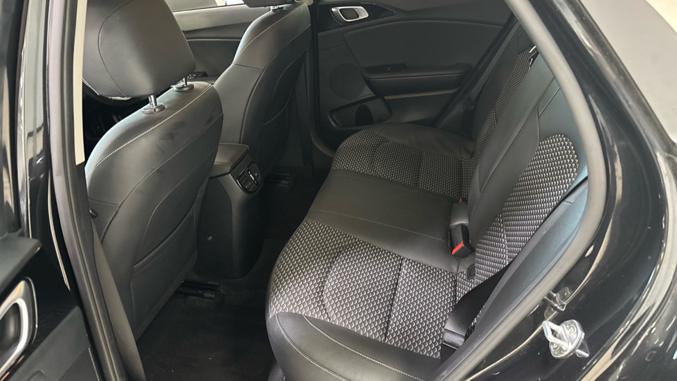 Kia Xceed 1.5T GDi ISG 3 5dr Petrol Hatchback - Image 16