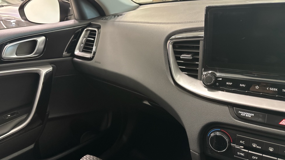 Kia Xceed 1.5T GDi ISG 3 5dr Petrol Hatchback - Image 37
