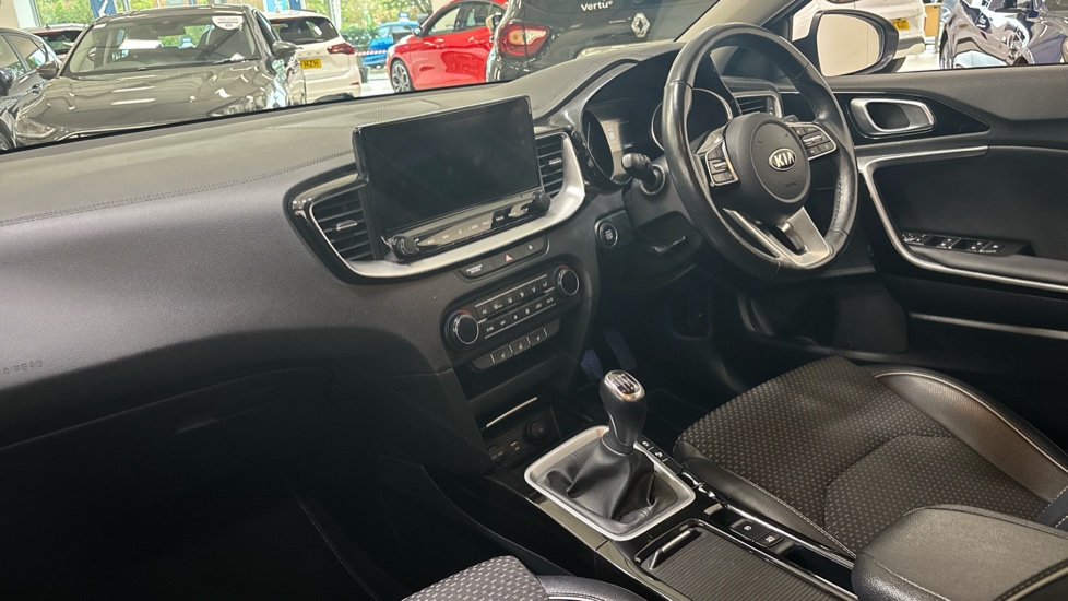 Kia Xceed 1.5T GDi ISG 3 5dr Petrol Hatchback - Image 9