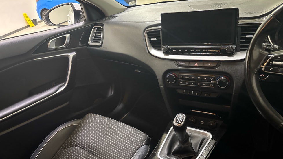 Kia Xceed 1.5T GDi ISG 3 5dr Petrol Hatchback - Image 14