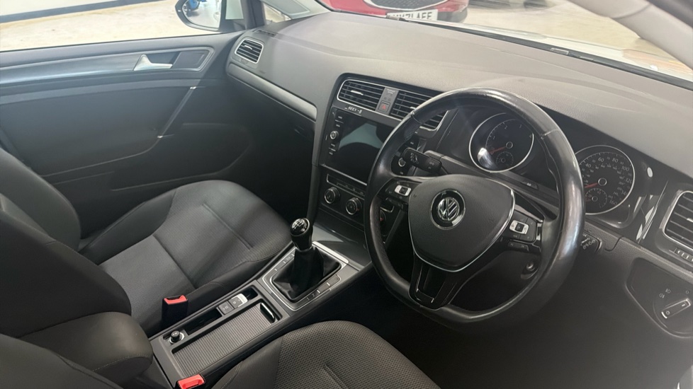 Volkswagen Golf 1.6 TDI Match 5dr Diesel Hatchback - Image 11