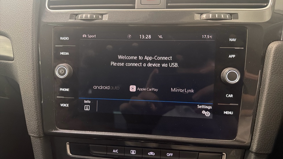 Volkswagen Golf 1.6 TDI Match 5dr Diesel Hatchback - Image 42