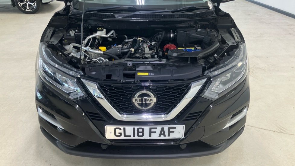 Nissan Qashqai 1.2 DiG-T N-Connecta 5dr Petrol Hatchback - Image 8