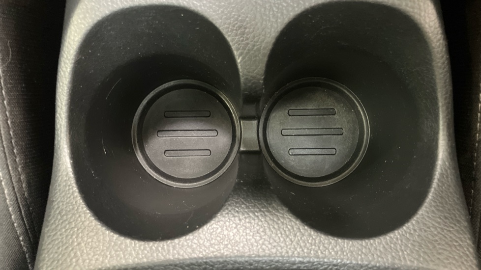 Nissan Qashqai 1.2 DiG-T N-Connecta 5dr Petrol Hatchback - Image 26