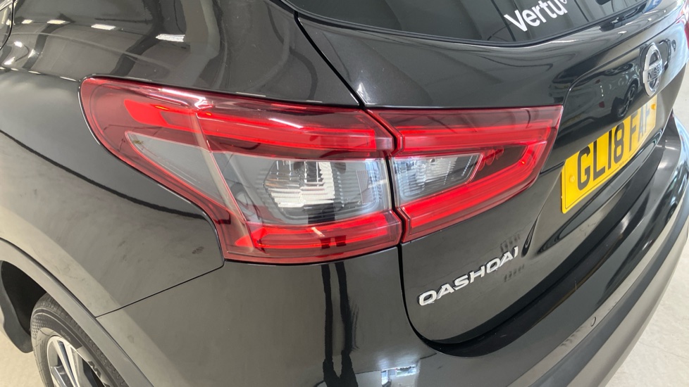 Nissan Qashqai 1.2 DiG-T N-Connecta 5dr Petrol Hatchback - Image 40