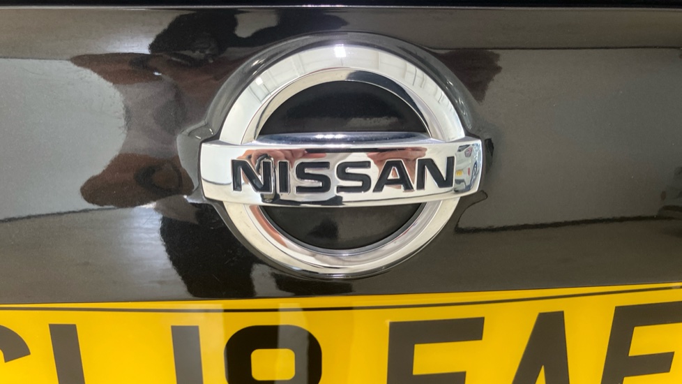 Nissan Qashqai 1.2 DiG-T N-Connecta 5dr Petrol Hatchback - Image 42