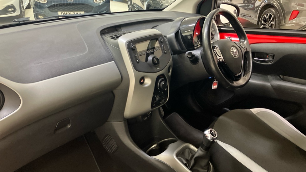 Toyota Aygo 1.0 VVT-i X-Play 5dr Petrol Hatchback - Image 9