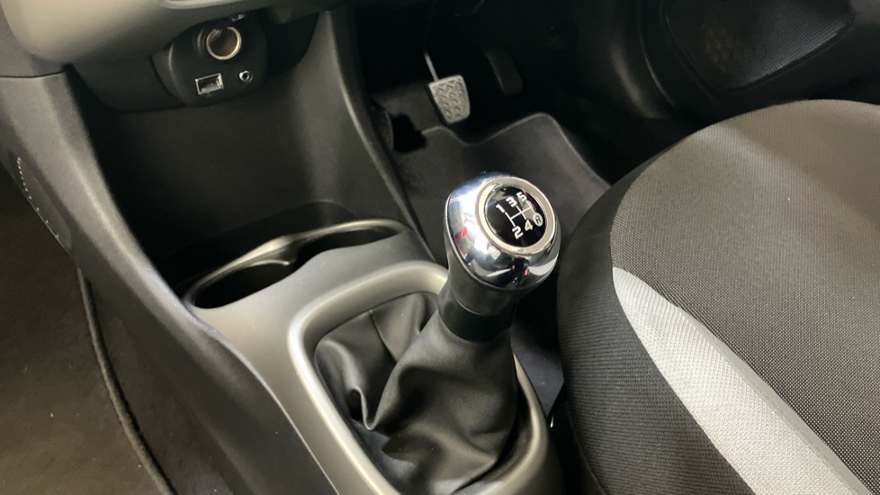 Toyota Aygo 1.0 VVT-i X-Play 5dr Petrol Hatchback - Image 13