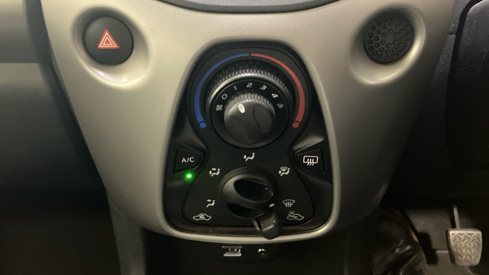 Toyota Aygo 1.0 VVT-i X-Play 5dr Petrol Hatchback - Image 22
