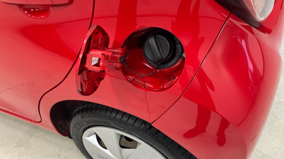 Toyota Aygo 1.0 VVT-i X-Play 5dr Petrol Hatchback - Image 37