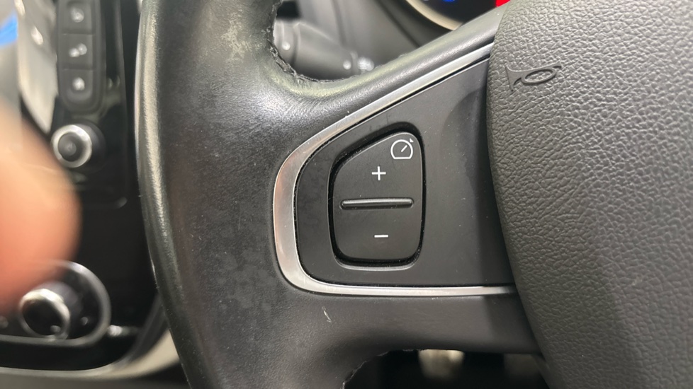 Renault Captur 1.5 dCi 90 GT Line 5dr Diesel Hatchback - Image 30