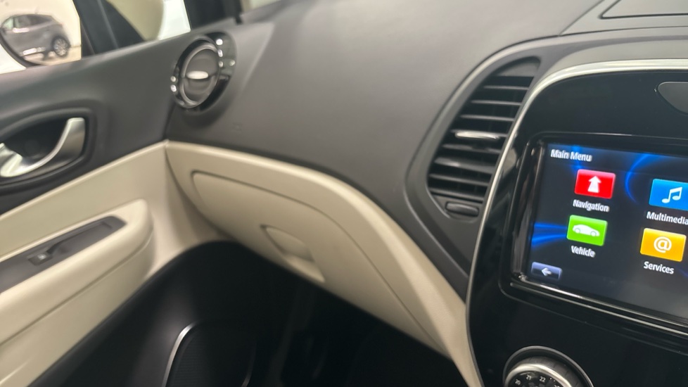 Renault Captur 1.5 dCi 90 GT Line 5dr Diesel Hatchback - Image 41