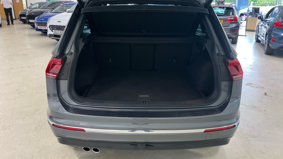 Volkswagen Tiguan 1.5 TSi EVO 150 R-Line Tech 5dr DSG Petrol Estate - Image 4