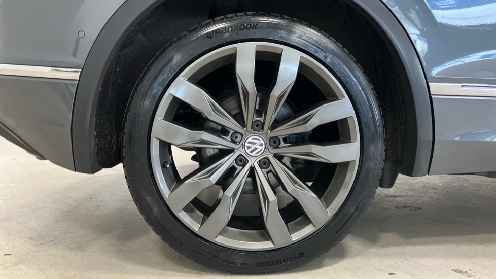 Volkswagen Tiguan 1.5 TSi EVO 150 R-Line Tech 5dr DSG Petrol Estate - Image 7