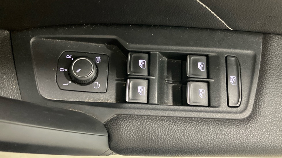 Volkswagen Tiguan 1.5 TSi EVO 150 R-Line Tech 5dr DSG Petrol Estate - Image 32