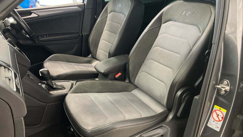 Volkswagen Tiguan 1.5 TSi EVO 150 R-Line Tech 5dr DSG Petrol Estate - Image 41