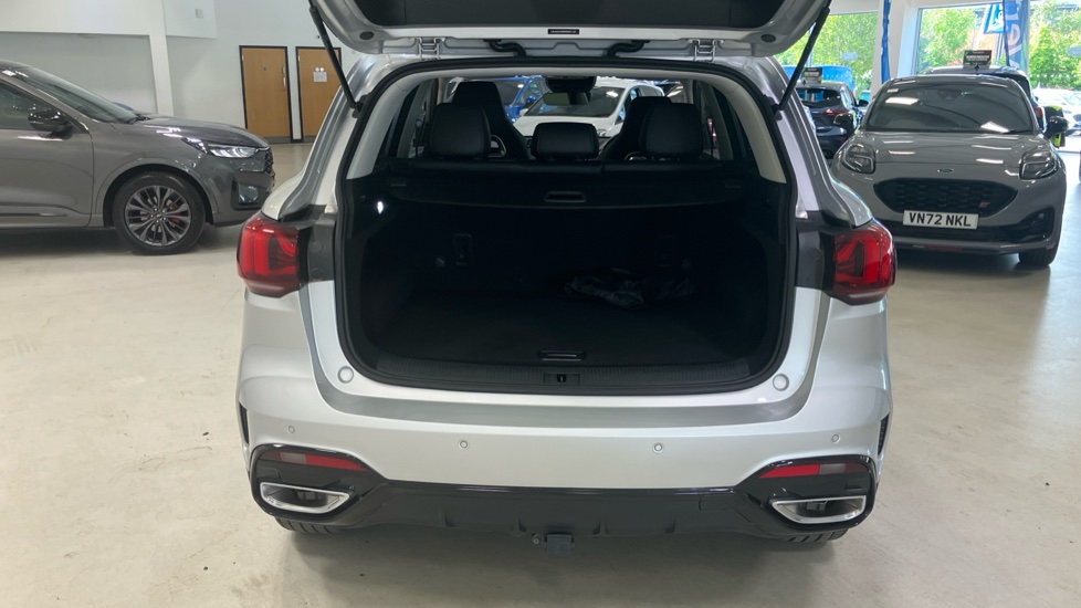 MG HS 1.5 T-GDI Trophy 5dr Petrol Hatchback - Image 4
