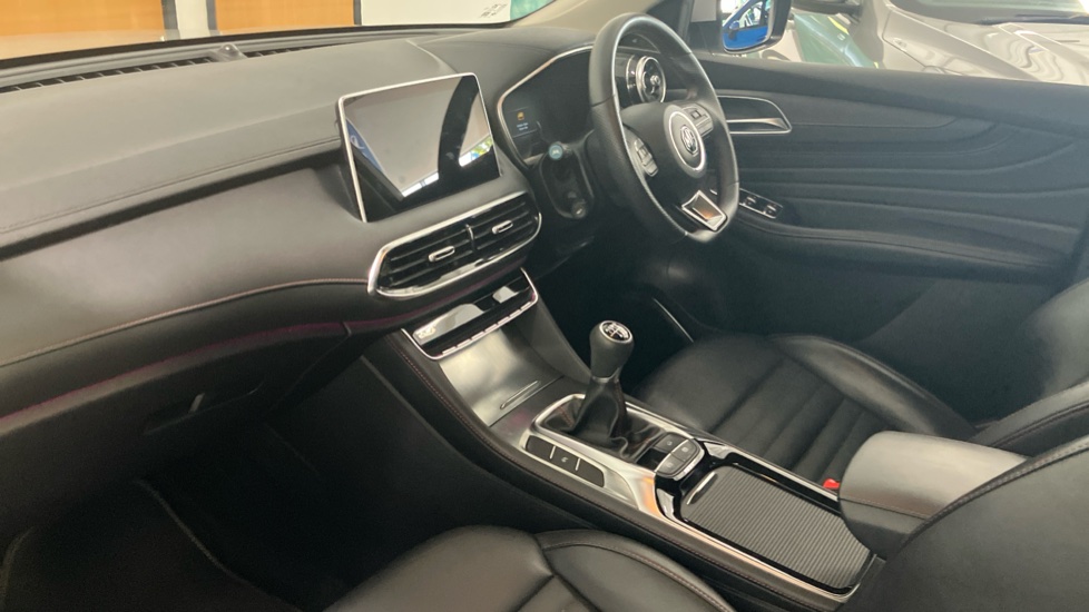 MG HS 1.5 T-GDI Trophy 5dr Petrol Hatchback - Image 9