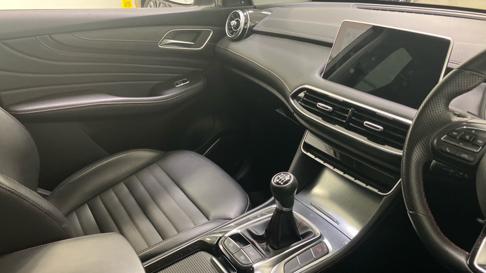 MG HS 1.5 T-GDI Trophy 5dr Petrol Hatchback - Image 14