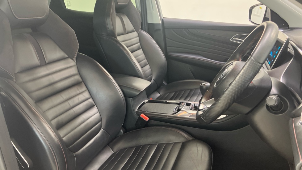 MG HS 1.5 T-GDI Trophy 5dr Petrol Hatchback - Image 36