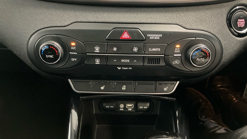 Kia Sorento 2.2 CRDi KX-3 5dr Auto Diesel Station Wagon - Image 25