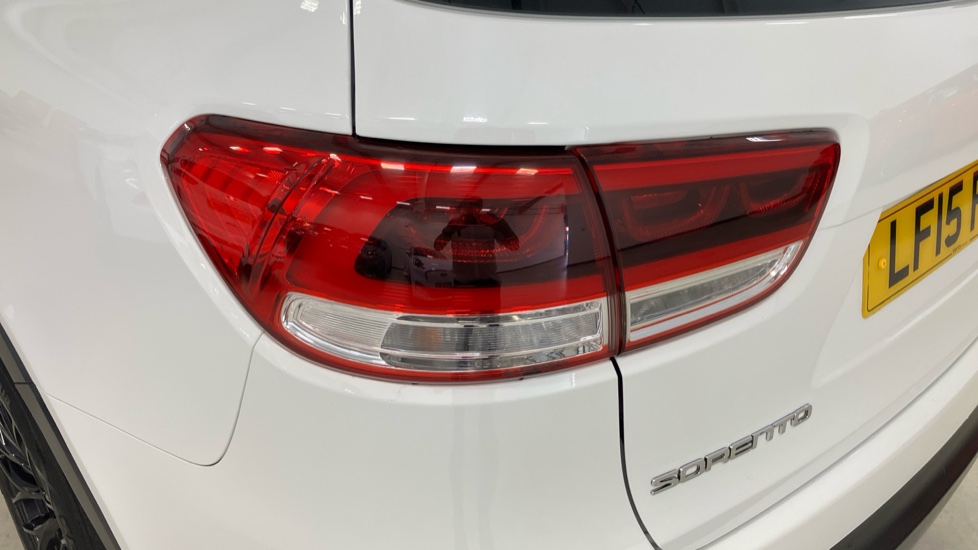 Kia Sorento 2.2 CRDi KX-3 5dr Auto Diesel Station Wagon - Image 44