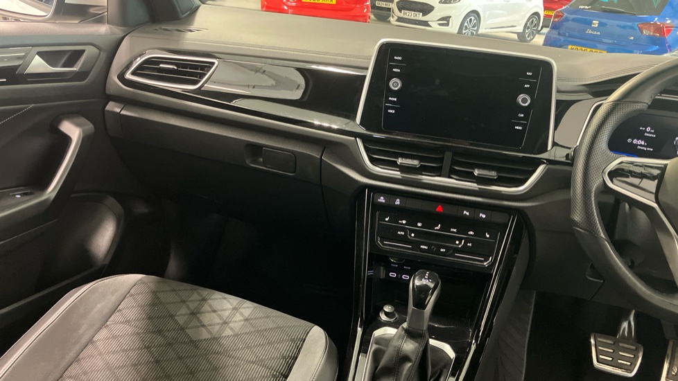 Volkswagen T-Roc 1.5 TSI R-Line 5dr DSG Petrol Hatchback - Image 14