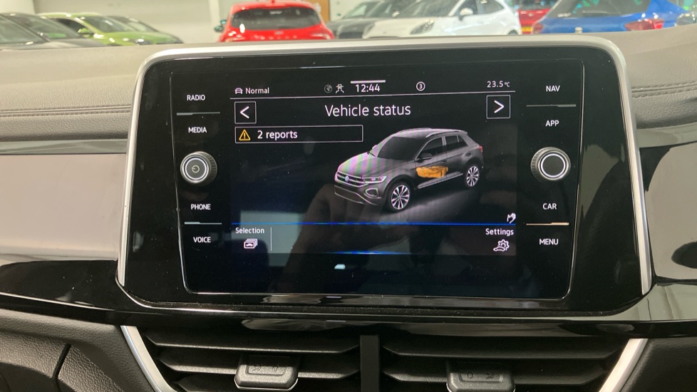 Volkswagen T-Roc 1.5 TSI R-Line 5dr DSG Petrol Hatchback - Image 42