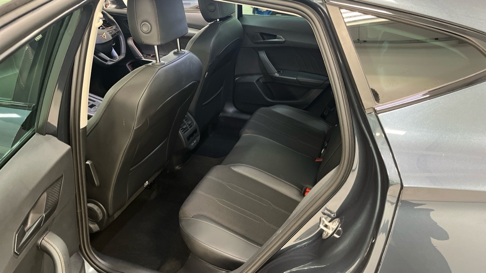 CUPRA Formentor 1.4 eHybrid 204 V1 5dr DSG Estate - Image 16