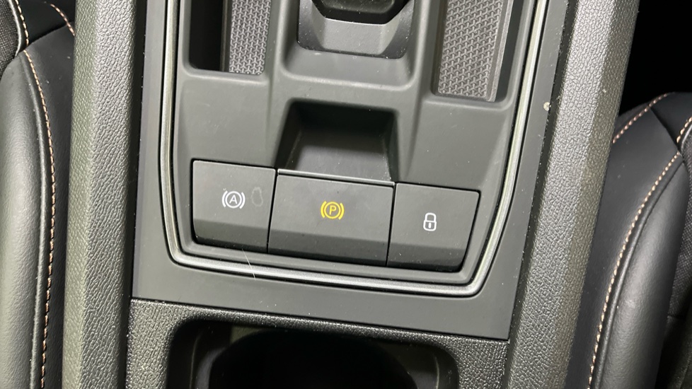 CUPRA Formentor 1.4 eHybrid 204 V1 5dr DSG Estate - Image 32