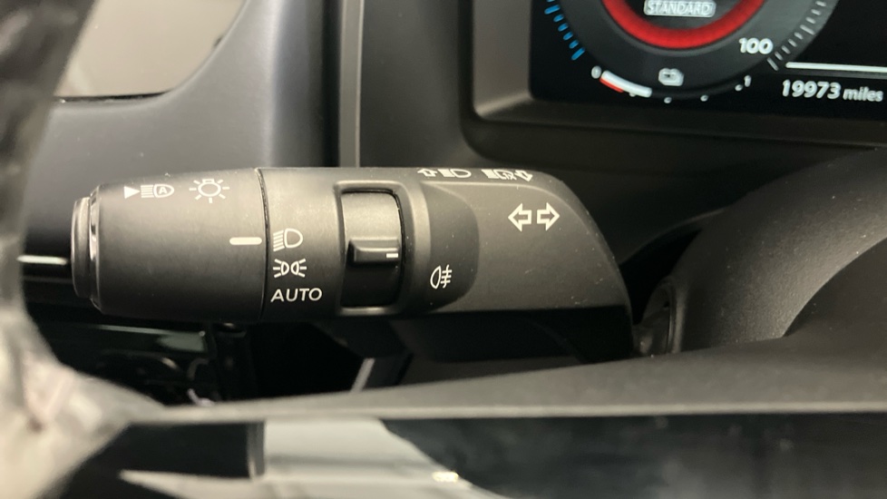 Nissan Qashqai 1.5 E-Power Tekna 5dr Auto Hybrid Hatchback - Image 32