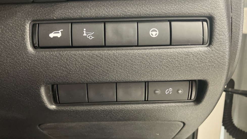 Nissan Qashqai 1.5 E-Power Tekna 5dr Auto Hybrid Hatchback - Image 33