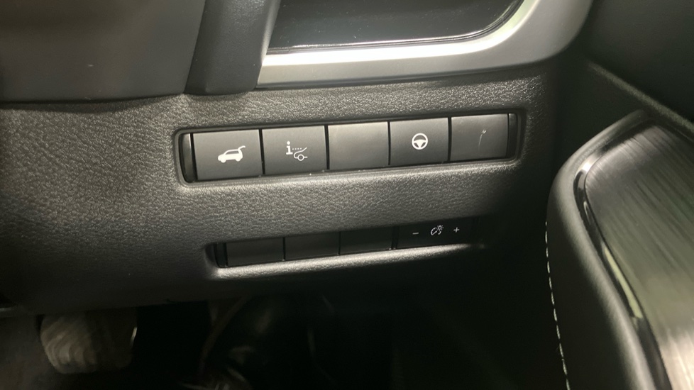 Nissan Qashqai 1.5 E-Power Tekna 5dr Auto Hybrid Hatchback - Image 34