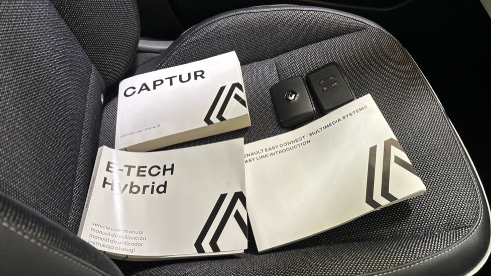 Renault Captur 1.6 E-Tech full hybrid 145 Techno 5dr Auto Hybrid Hatchback - Image 19