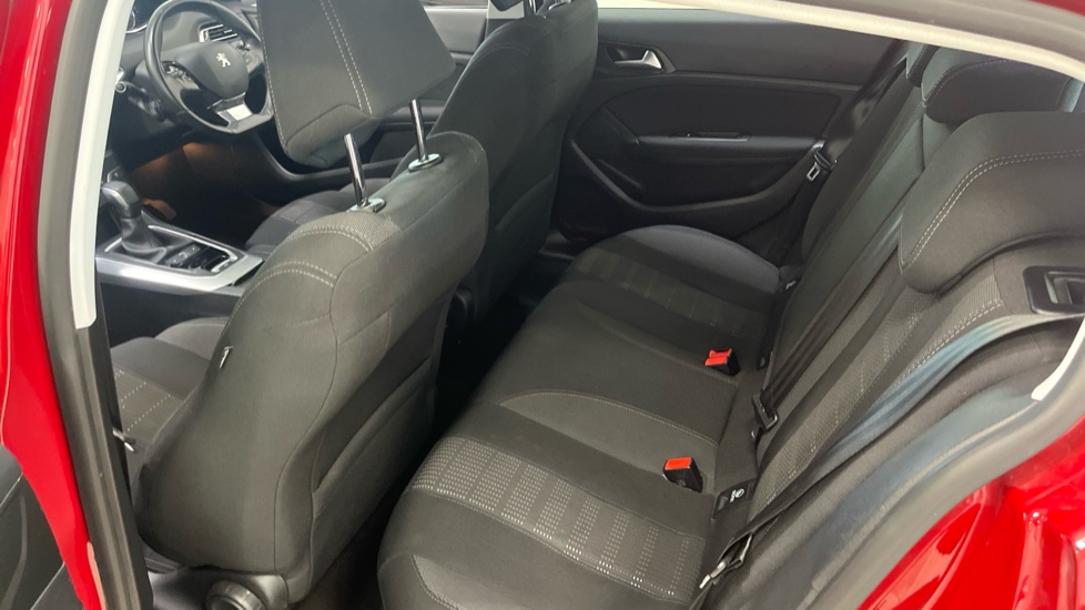 Peugeot 308 1.2 PureTech 130 Allure 5dr EAT6 Petrol Hatchback - Image 16