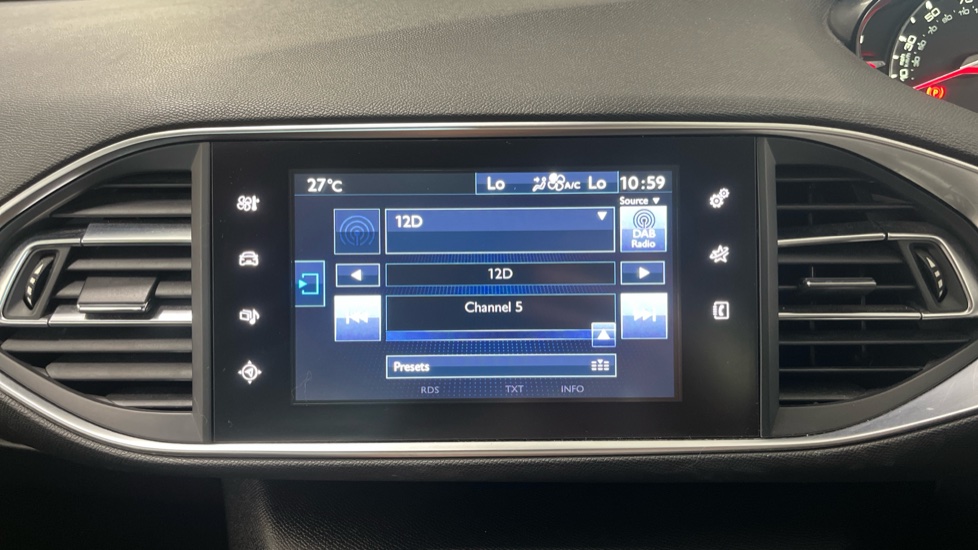 Peugeot 308 1.2 PureTech 130 Allure 5dr EAT6 Petrol Hatchback - Image 28