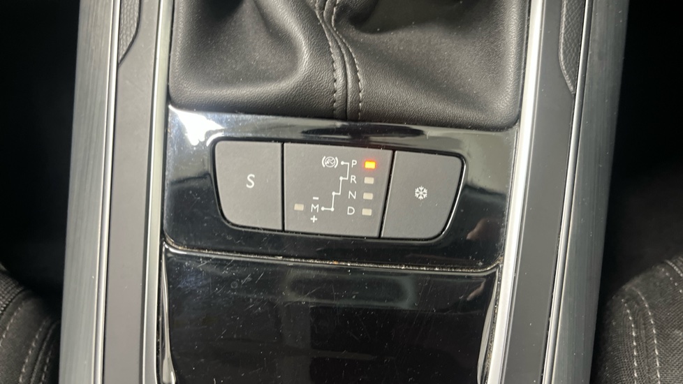 Peugeot 308 1.2 PureTech 130 Allure 5dr EAT6 Petrol Hatchback - Image 34