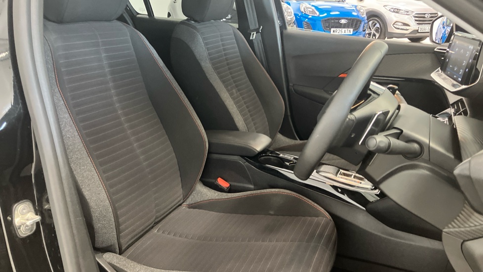 Peugeot 208 1.2 PureTech 100 Active Premium + 5dr EAT8 Petrol Hatchback - Image 34
