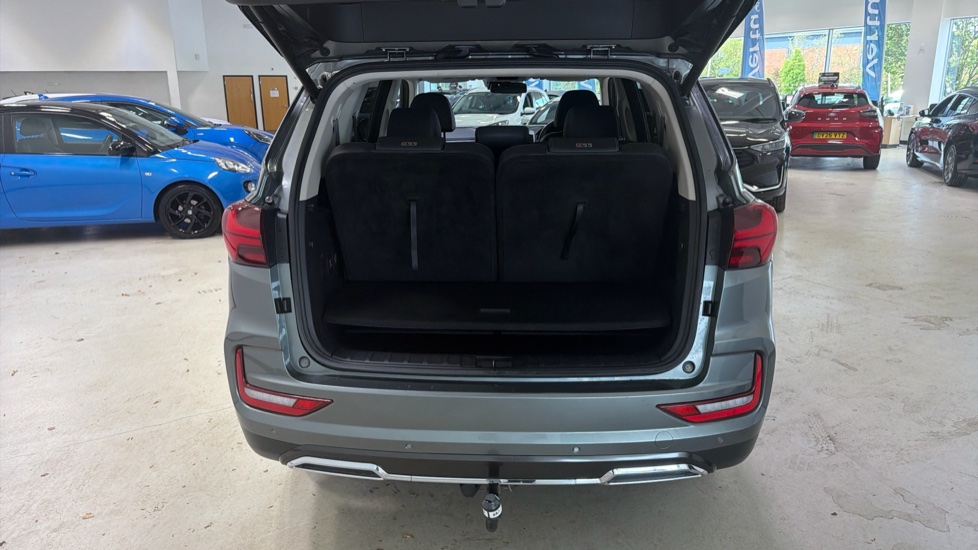 Ssangyong Rexton 2.2 Ultimate 5dr Auto Diesel Estate - Image 4