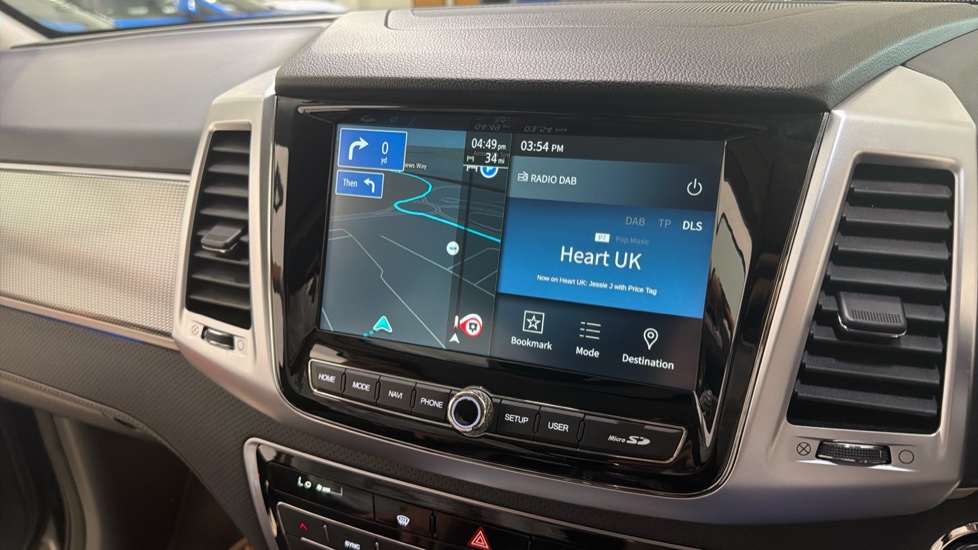 Ssangyong Rexton 2.2 Ultimate 5dr Auto Diesel Estate - Image 12